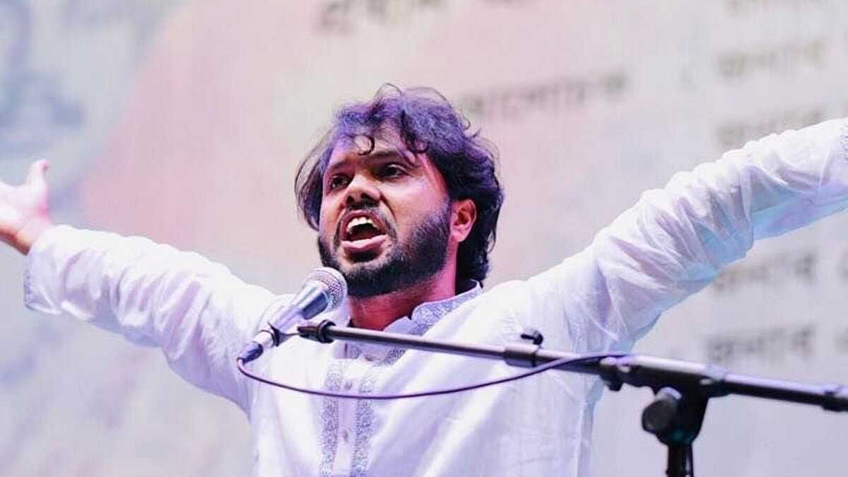 Inquilab Mancha blocks Shahbag in Dhaka, demands justice for Sharif Osman Hadi