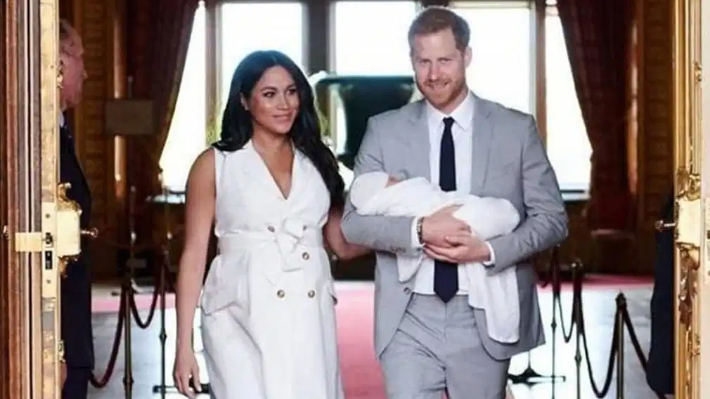 Prince Harry 'begging to come home' but Meghan Markle says...