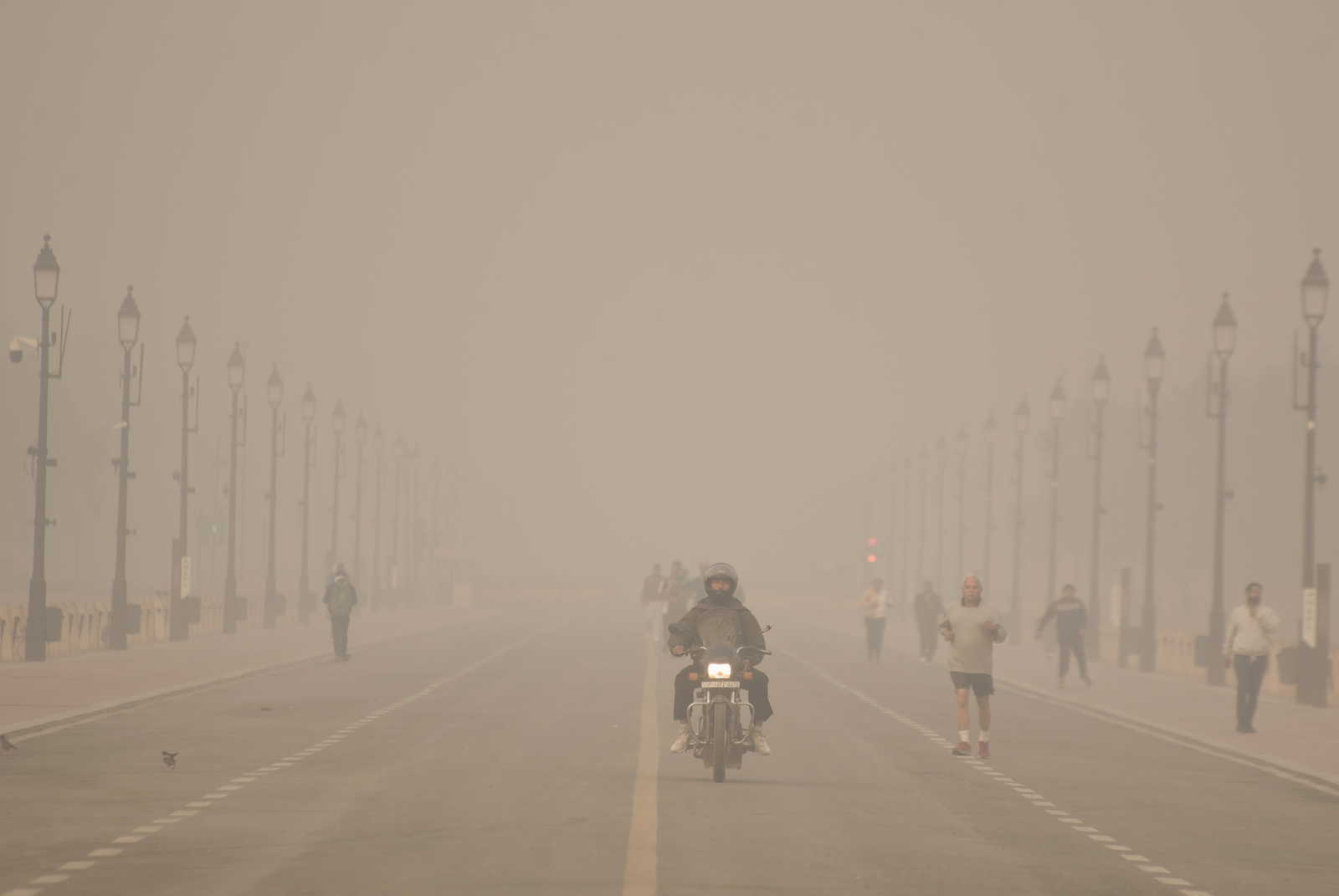 Delhi AQI remains ‘very poor’ a day after GRAP-III curbs lifted
