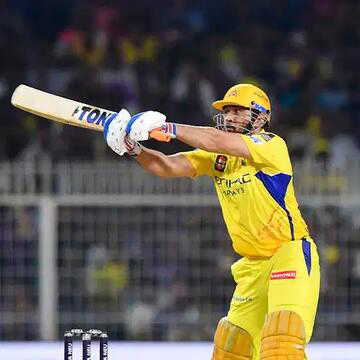 MS Dhoni Injury Update: CSK Star Doubtful for Delhi Capitals Clash in IPL 2026