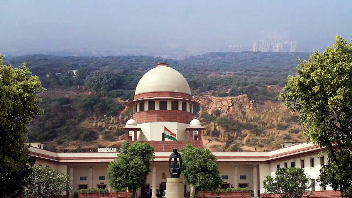 Supreme Court halts Aravalli judgment amid mining concerns, asks Centre to resolve complexities