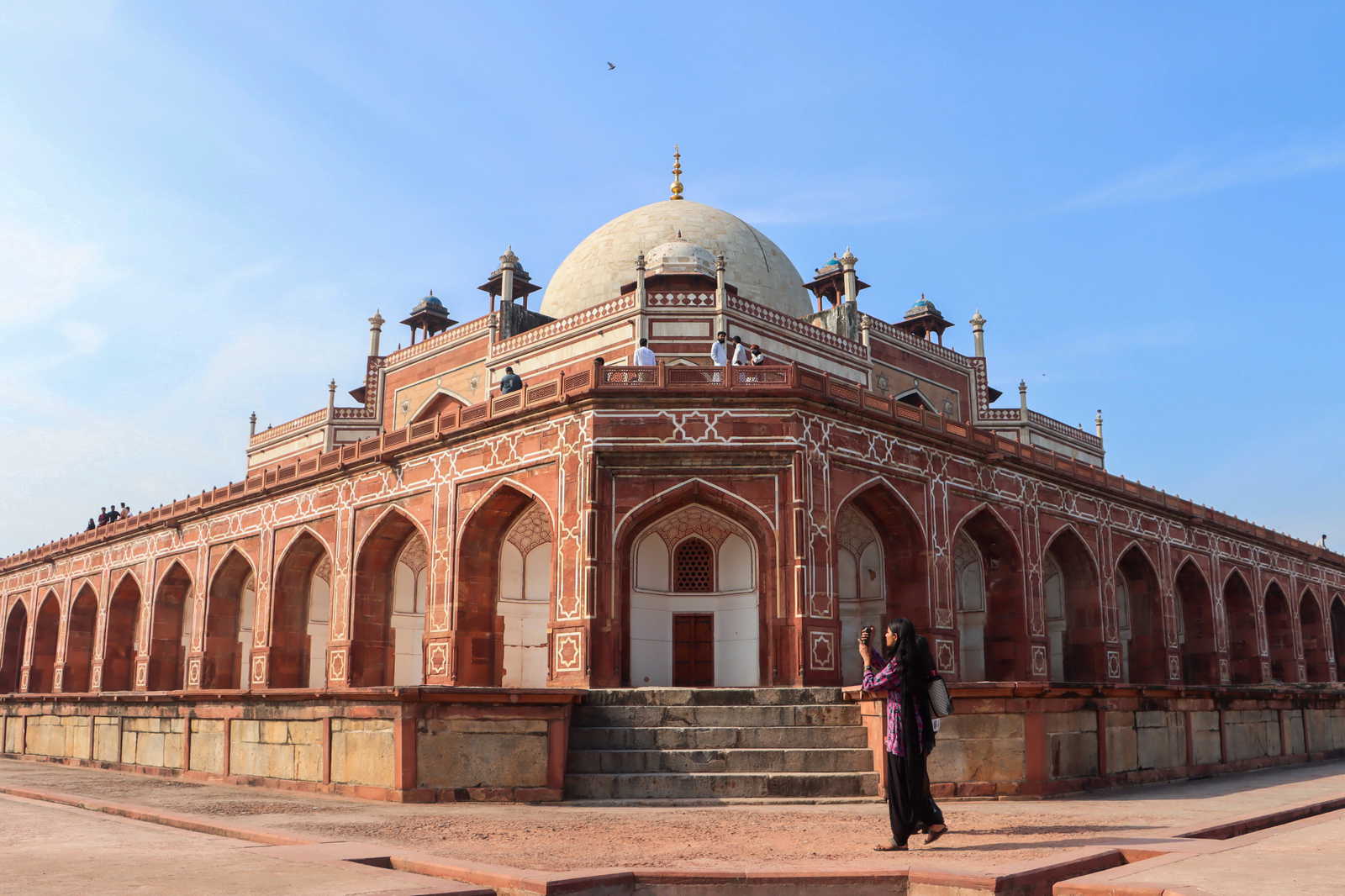 Delhi records earliest 30°C in five years as February heat intensifies, brief midweek relief likely