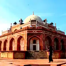 Delhi records earliest 30°C in five years as February heat intensifies, brief midweek relief likely