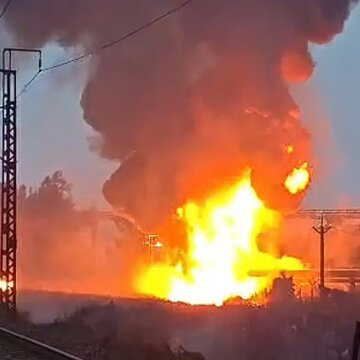 Haldia Petrochemicals pipeline leak triggers massive fire, 15 injured, houses gutted