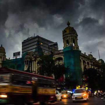 Red alert in Bengal as monsoon unleashes heavy rain across India
