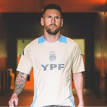 Messi has a tournament in his name during the tour of India. Which teams will play?