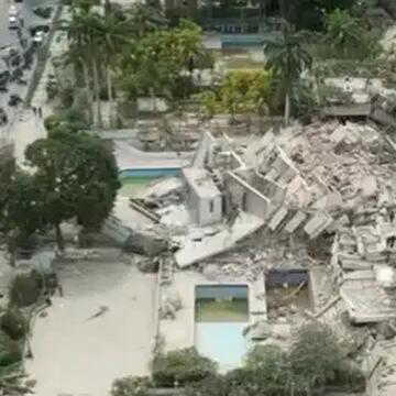 Venezuela earthquake kills 235 as survivors remain trapped under debris