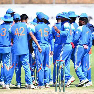 'Hook shot of highest calibre', says South African commentator as Vaibhav Sooryavanshi hits monster six