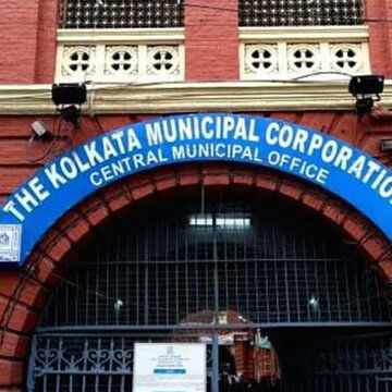 KMC directs to remove all advertising hoardings in Kolkata within 7 days, warns of action against violators