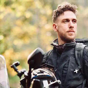 ‘Maybe something in the water’: Motorcycle vlogger suffers food poisioning while travelling in Uttar Pradesh