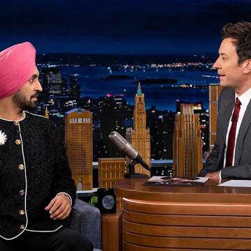 Diljit Dosanjh teaches bhangra to Jimmy Fallon, delivers powerful performance on global stage | WATCH