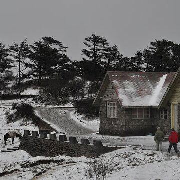 Want to see snowfall this winter? Here are 3 places in India that won’t break the bank