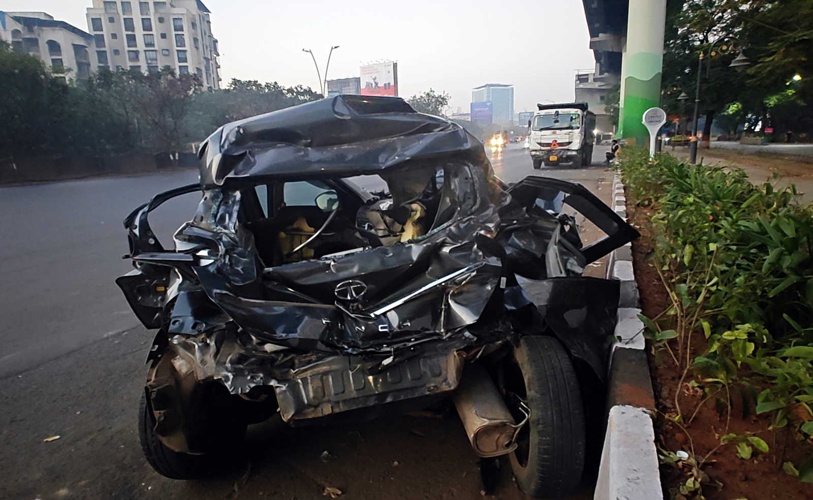 Speeding Mercedes kills one, injures two Ambience Mall staff at Vasant Kunj