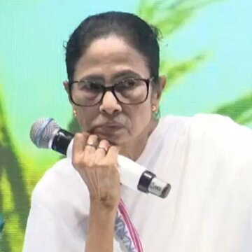 State Bar Council row deepens as CM Mamata Banerjee dropped from voters' roll