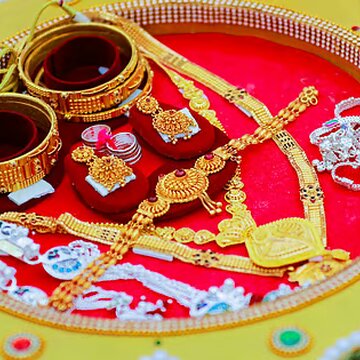 Gold price rises by Rs 1,900; silver crosses Rs 1.5 lakh mark again: Here’s the latest rates