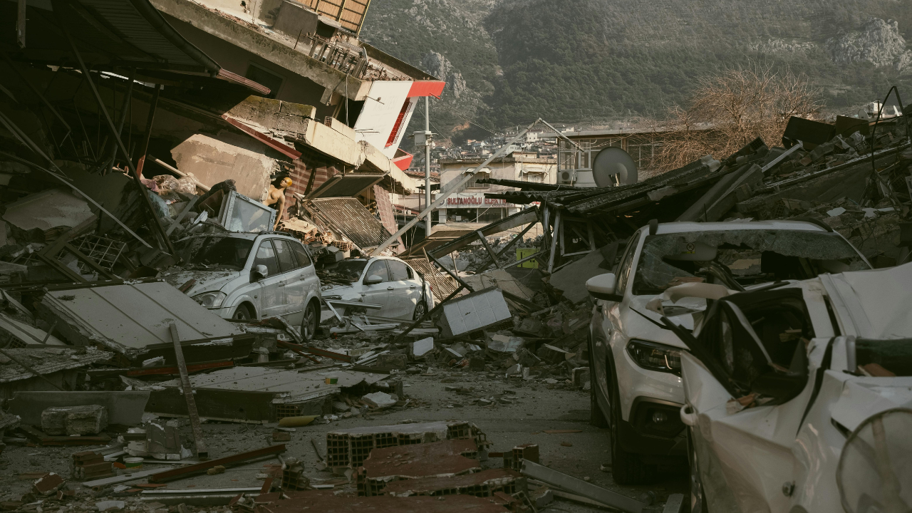 Japan earthquake: Viral videos show chaos and panic as buildings shake | WATCH