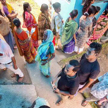 Who will win Bengal? Early numbers give BJP the lead