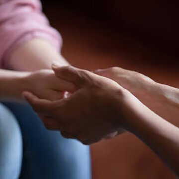 Elderly couple stands by Athlete Bulti after reading news in Ei Samay, police steps in support