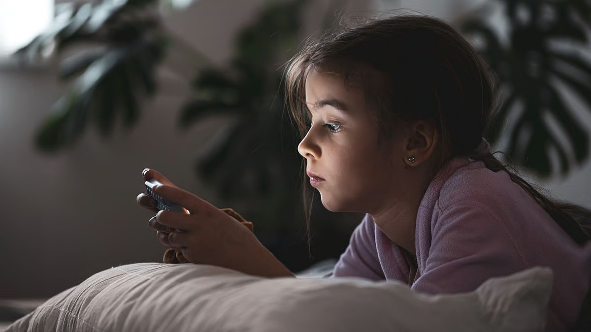 Is your child obsessed with the phone? Here’s how to gently break the addiction