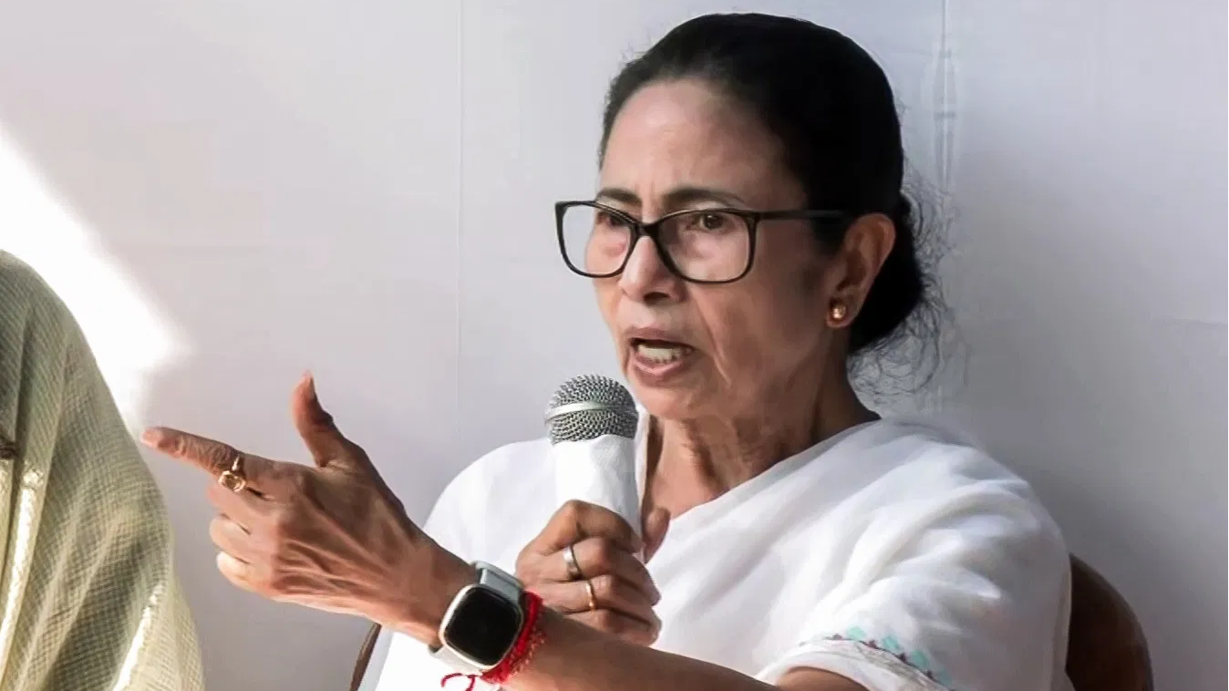 Mamata Banerjee warns PM Modi not to ‘always trust’ this close MINISTER, says, ‘Ek din woh aapka Mir Jafar ban jaayega’