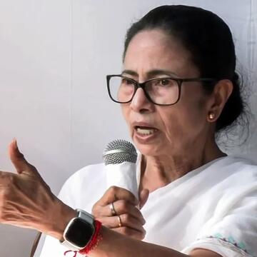 Mamata Banerjee warns PM Modi not to ‘always trust’ this close MINISTER, says, ‘Ek din woh aapka Mir Jafar ban jaayega’