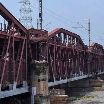 New rail bridge alongside Loha Pul ready for train operations in Delhi