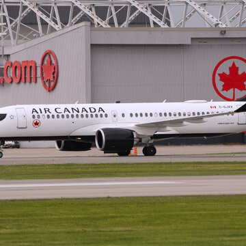 Former Air Canada pilot charged after allegedly flying with forged credentials for 17 years