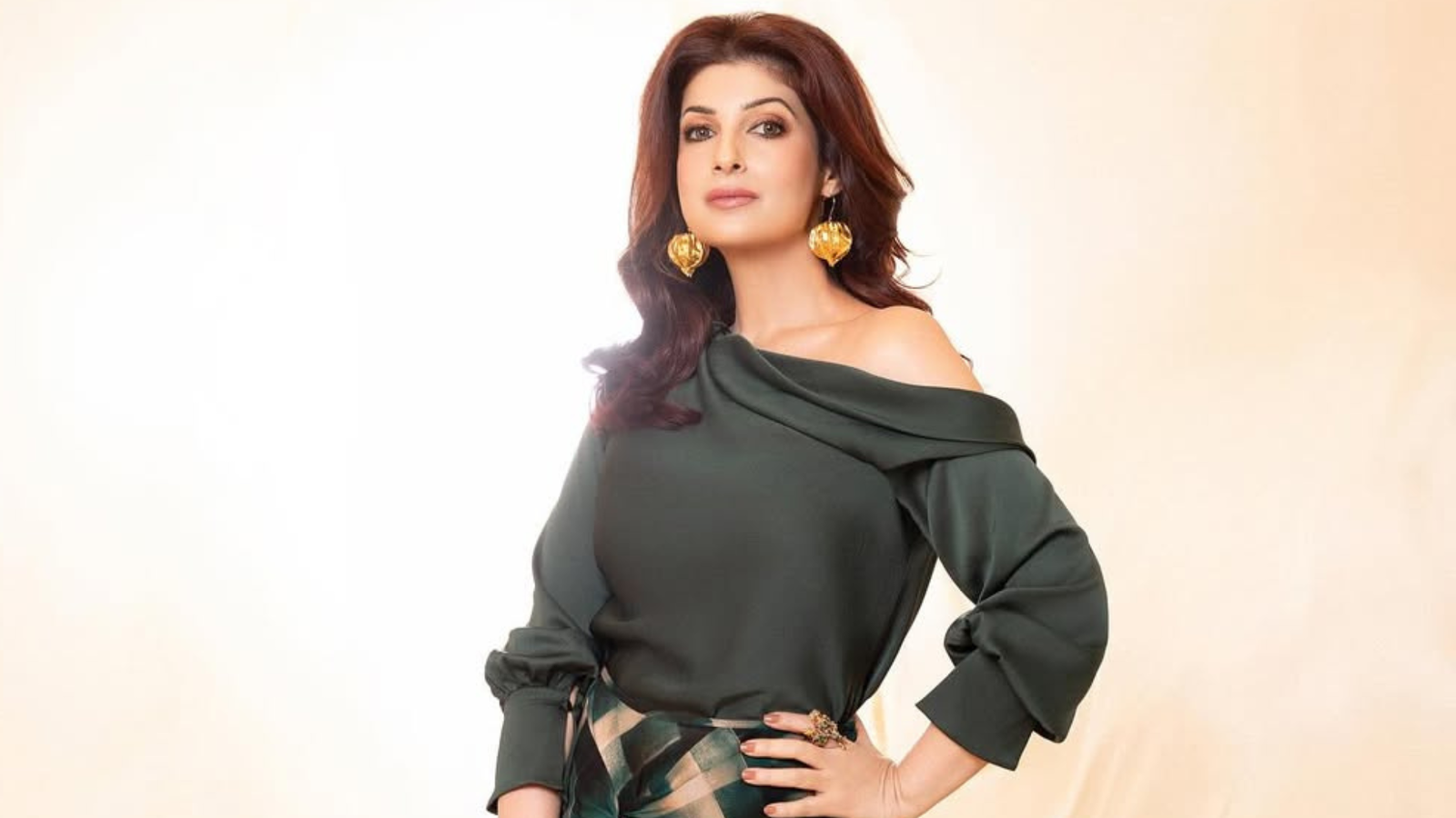 'Raat gayi baat gayi': Here's something Twinkle Khanna said that broke the Internet