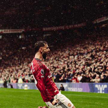 Bruno Fernandes wins Premier League Player of the Season award, help United get a 3rd place finish