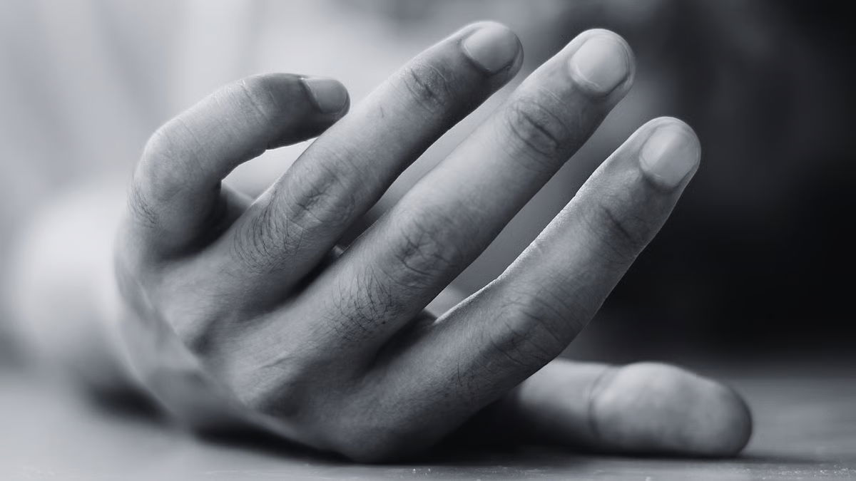 Teenager commits suicide after mother scolds him for mobile phone use ahead of board exams