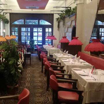 Surprise liquor ban leaves Kolkata bars, shops and drinkers high and dry