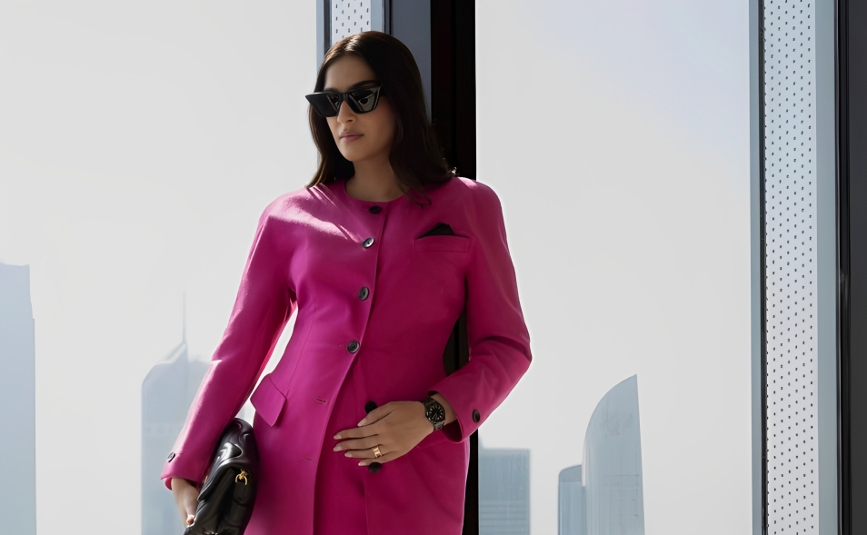 ‘MOTHER’: Sonam Kapoor shares second pregnancy in bold pink look