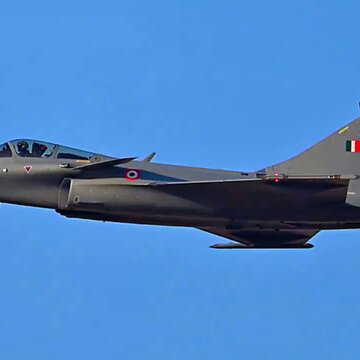 India moves closer to mega Rafale deal; seeks 114 fighter jets from France