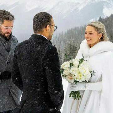 Canadian couple hikes through snowstorm to get married at Banff National Park: WATCH