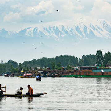 Kashmir loses 315 lakes, 203 more shrinking: CAG flags massive ecological decline