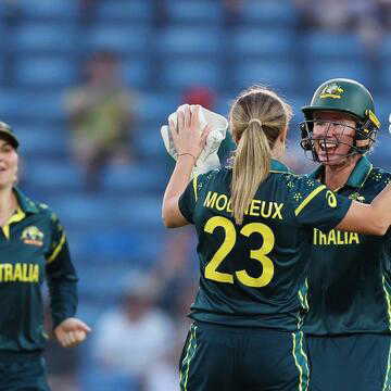 Australia thrash Pakistan by 113 runs to edge closer to semifinals