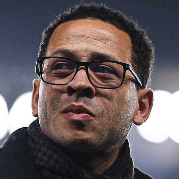 Chelsea hires Liam Rosenior to lead star-studded squad until 2032