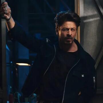 'He's ageing in reverse': Shashi Tharoor’s funny birthday post for Shah Rukh Khan wins the internet