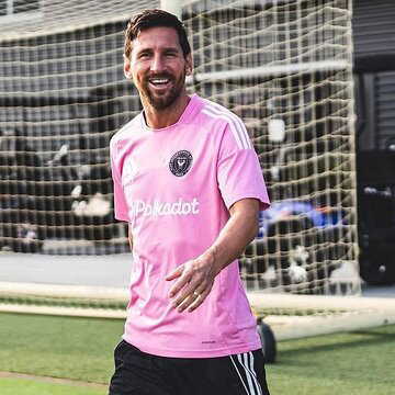 Lionel Messi sticks to Spanish in interviews—Here’s why he avoids English