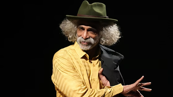 Piyakkad returns to Kolkata: Only Makarand Deshpande can get intoxicated by his own strength