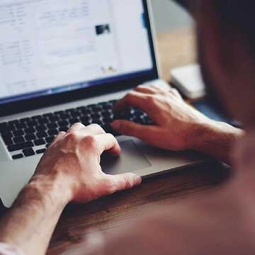 Popular actor falls prey to online fraud after donating money to viral social media plea