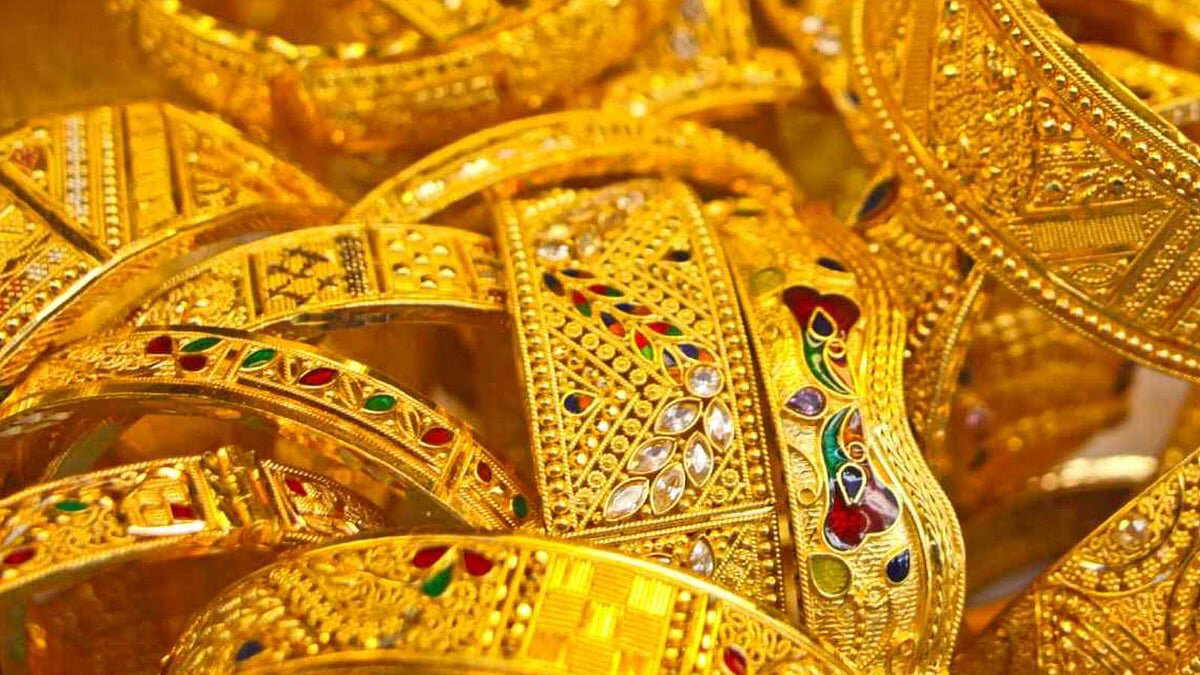 Gold and silver prices fall sharply on Thursday after weeks of steady gains