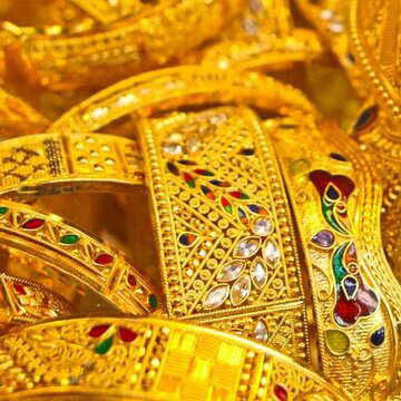 Gold and silver prices fall sharply on Thursday after weeks of steady gains