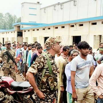 Potato farmers protest in Hooghly's Goghat over cold storage crisis: Police, central forces deployed