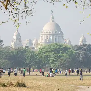 Kolkata sizzles under rising heat, IMD predicts thunderstorms and rain from Sunday