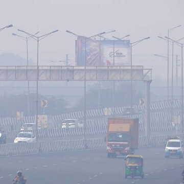 Delhi AQI slips back to ‘poor’ category at 298; city shivers through coldest November in five years