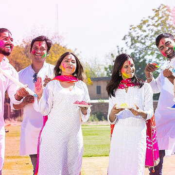 Ever wondered why everyone wears white on Holi? Here’s the reason