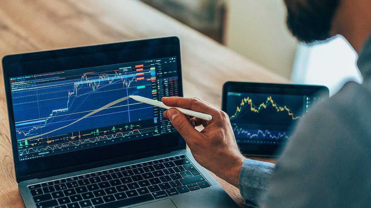 Geopolitical tensions rattle markets: Can these 5 stocks deliver up to 36% upside?