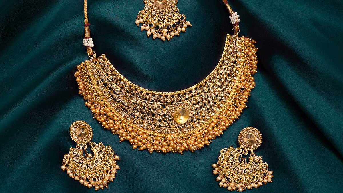 Silver prices plunge by ₹10,000; gold also turns cheaper