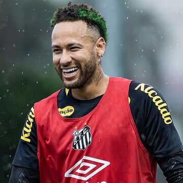 Putting club before comfort? Neymar extends Santos stay despite pay cut